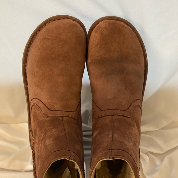 UGG SUEDE NEEVAH ANKLE BOOTS SN 1003421 Brown – size 9 - Picture 16 of 16